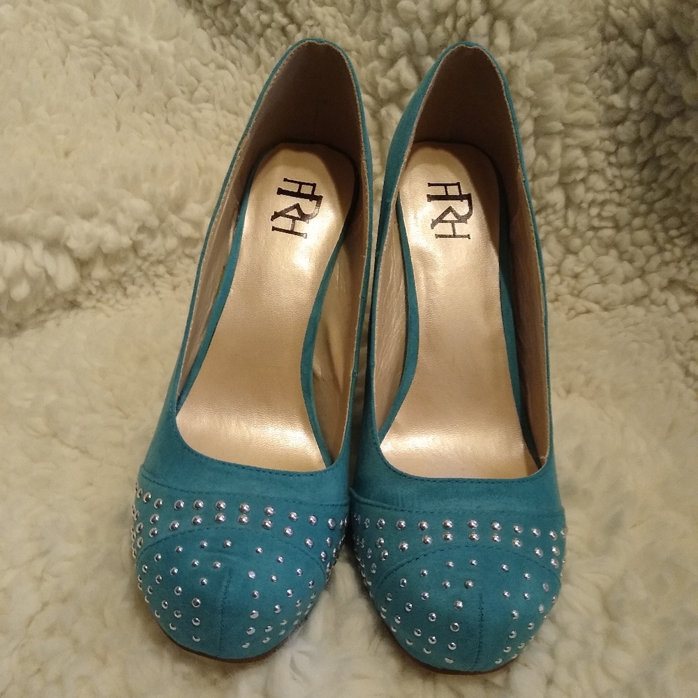 FRH Suede Pumps